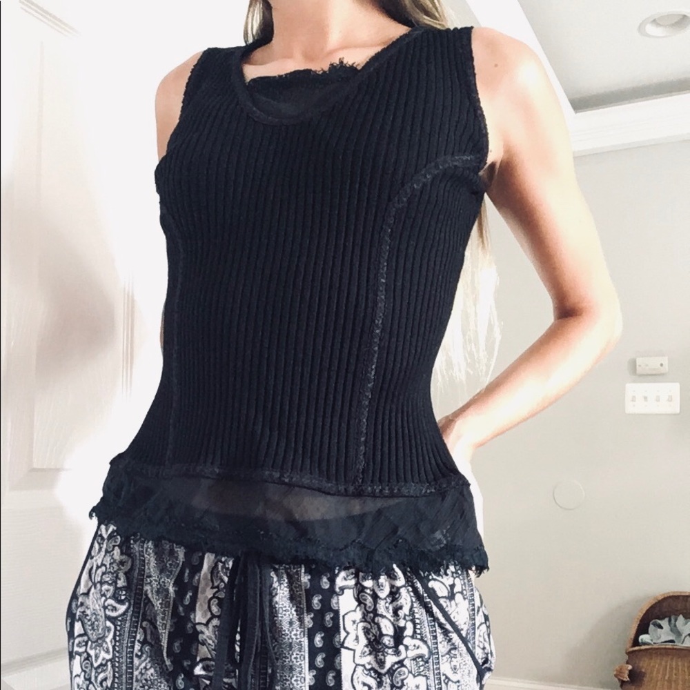 Ribbed tank top with lace. Size S.